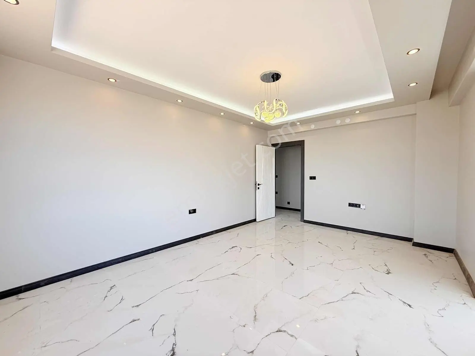 Özgün'den 71 Evler Mah. Şehir Hastanesi Yakını Özel Garajlı 2+1 — fotoğraf 6