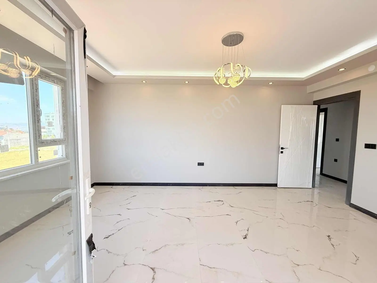Özgün'den 71 Evler Mah. Şehir Hastanesi Yakını Özel Garajlı 2+1 — fotoğraf 8