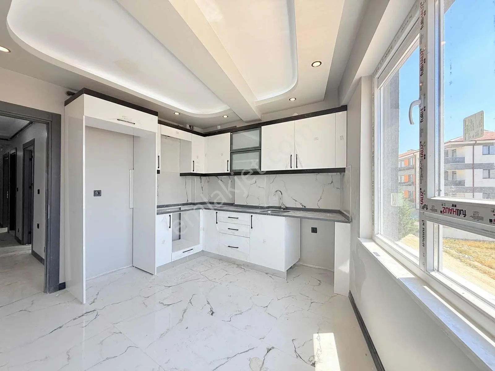 Özgün'den 71 Evler Mah. Şehir Hastanesi Yakını Özel Garajlı 2+1 — fotoğraf 11