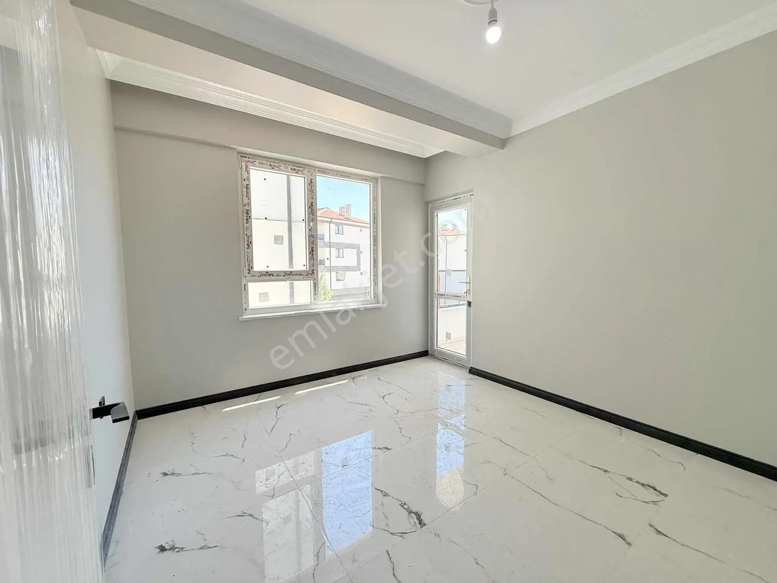 Özgün'den 71 Evler Mah. Şehir Hastanesi Yakını Özel Garajlı 2+1 — fotoğraf 13