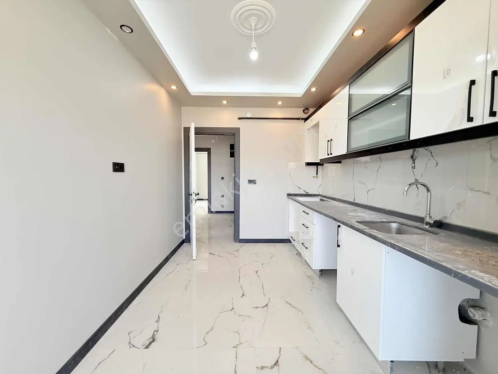 Özgün'den 71 Evler Mah. Şehir Hastanesi Yakını Özel Garajlı 2+1 — fotoğraf 29