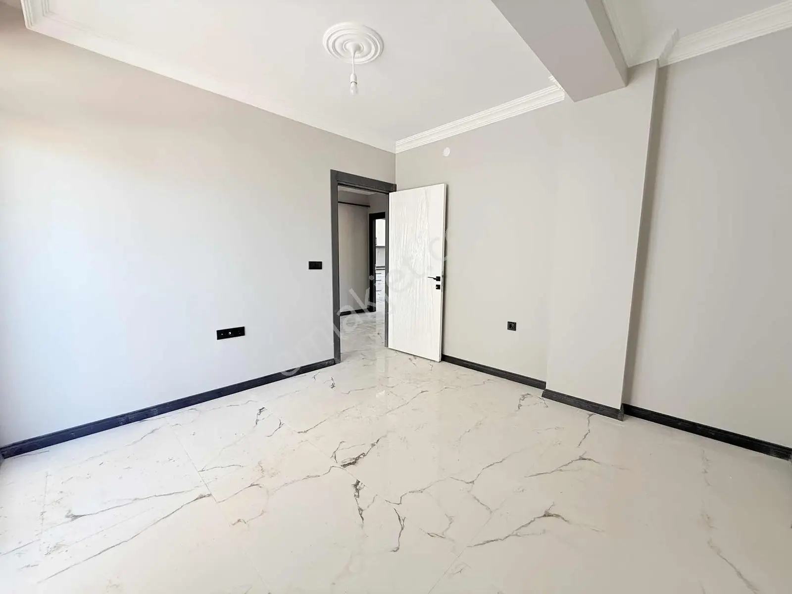 Özgün'den 71 Evler Mah. Şehir Hastanesi Yakını Özel Garajlı 2+1 — fotoğraf 33