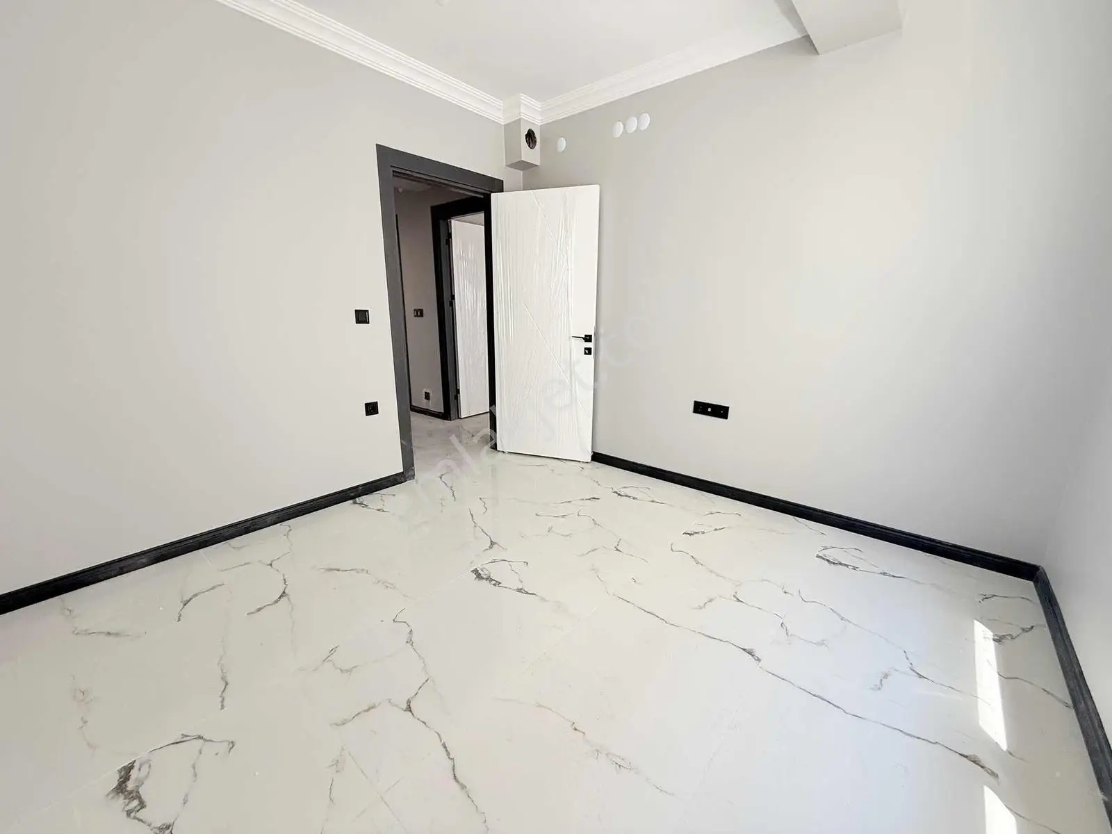 Özgün'den 71 Evler Mah. Şehir Hastanesi Yakını Özel Garajlı 2+1 — fotoğraf 36