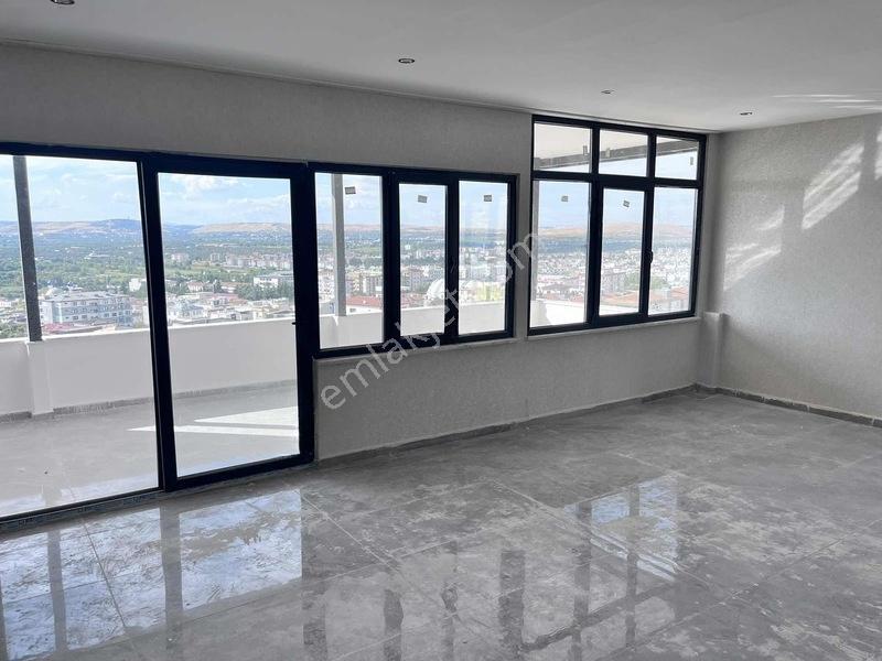 Oğuzelinde Muhteşem Manzalı Ve Havadar Konumda 4 Katlı Villa — fotoğraf 24
