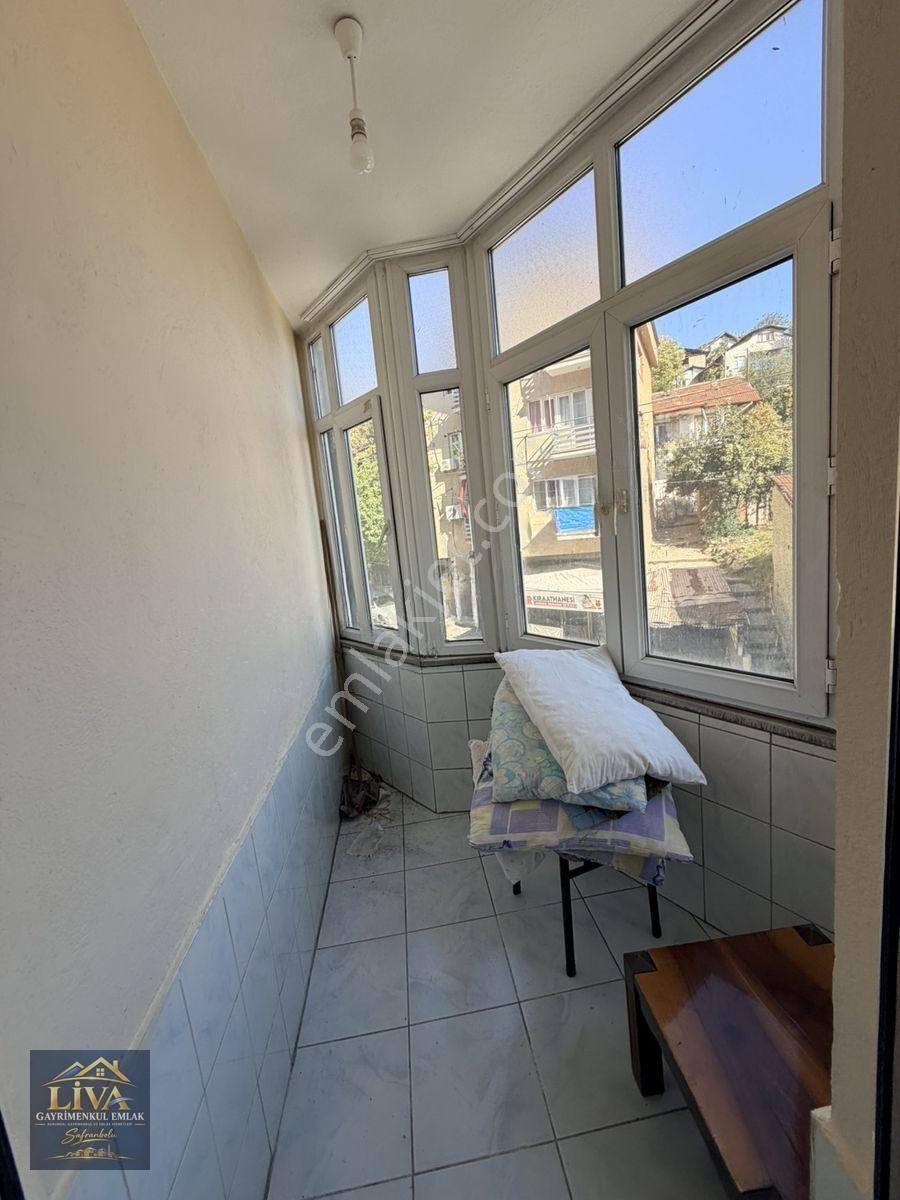 Karabük Esentepe Mahallede Cadde Üzeri Ara Kat 2+1 Daire Satılıktır — fotoğraf 17