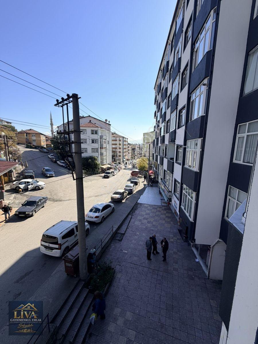 Karabük Esentepe Mahallede Cadde Üzeri Ara Kat 2+1 Daire Satılıktır — fotoğraf 18