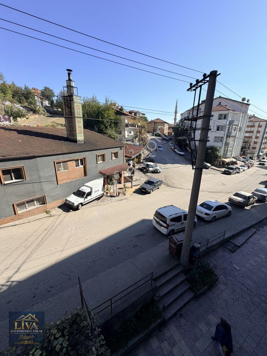 Karabük Esentepe Mahallede Cadde Üzeri Ara Kat 2+1 Daire Satılıktır — fotoğraf 19