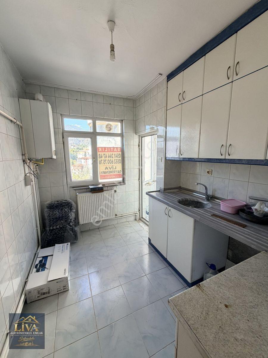 Karabük Esentepe Mahallede Cadde Üzeri Ara Kat 2+1 Daire Satılıktır — fotoğraf 20