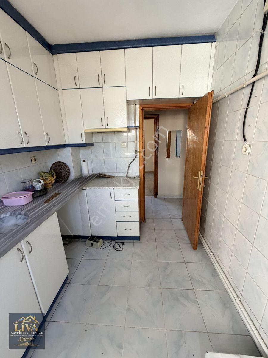 Karabük Esentepe Mahallede Cadde Üzeri Ara Kat 2+1 Daire Satılıktır — fotoğraf 22