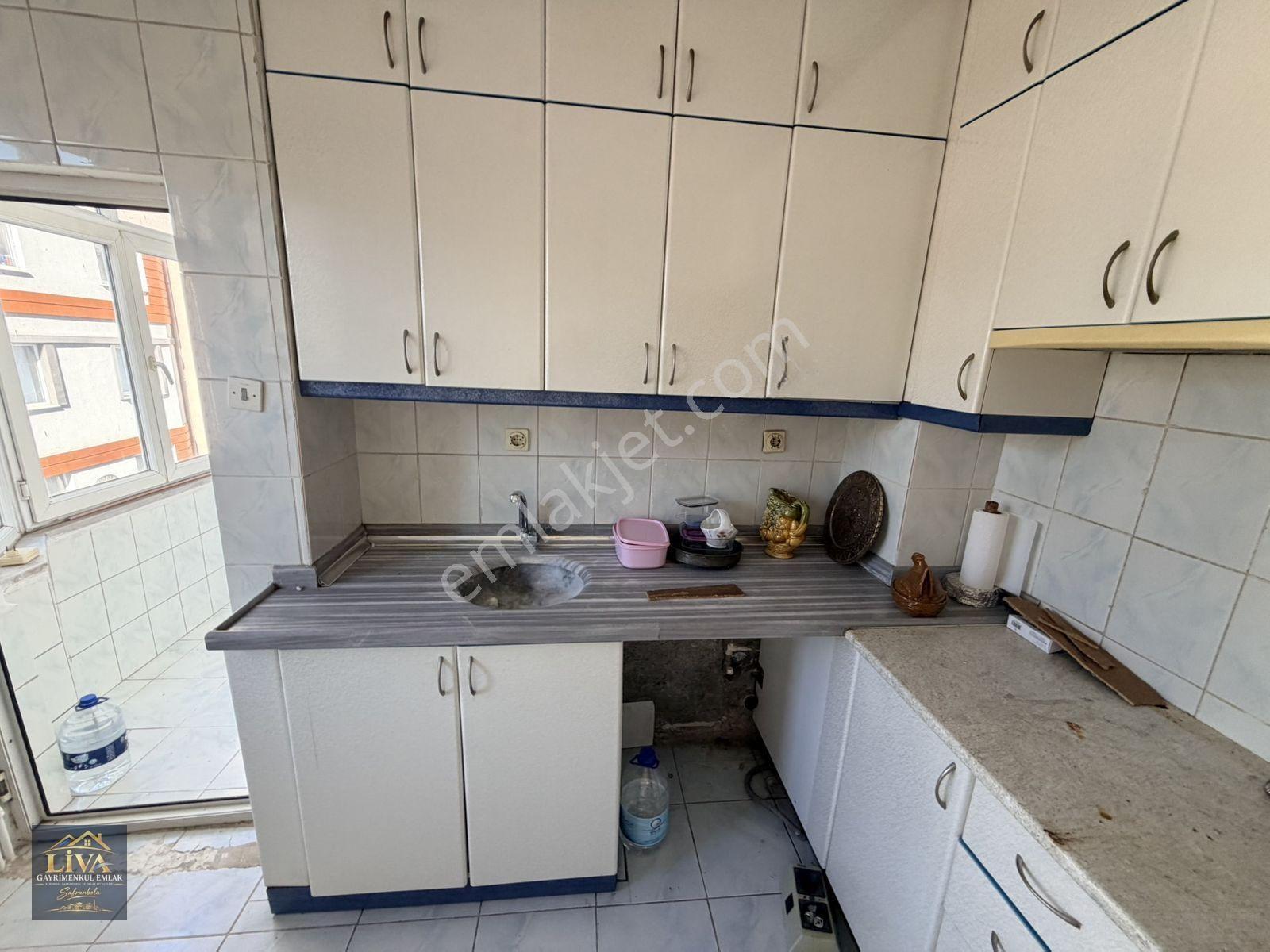 Karabük Esentepe Mahallede Cadde Üzeri Ara Kat 2+1 Daire Satılıktır — fotoğraf 25