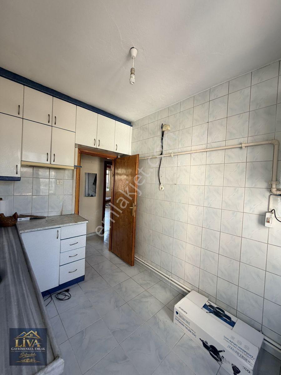 Karabük Esentepe Mahallede Cadde Üzeri Ara Kat 2+1 Daire Satılıktır — fotoğraf 26