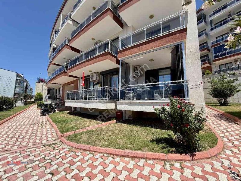 Kuşadasında Güvenlikli Site İçerisinde Deniz Manzaralı 1+1daire — fotoğraf 3