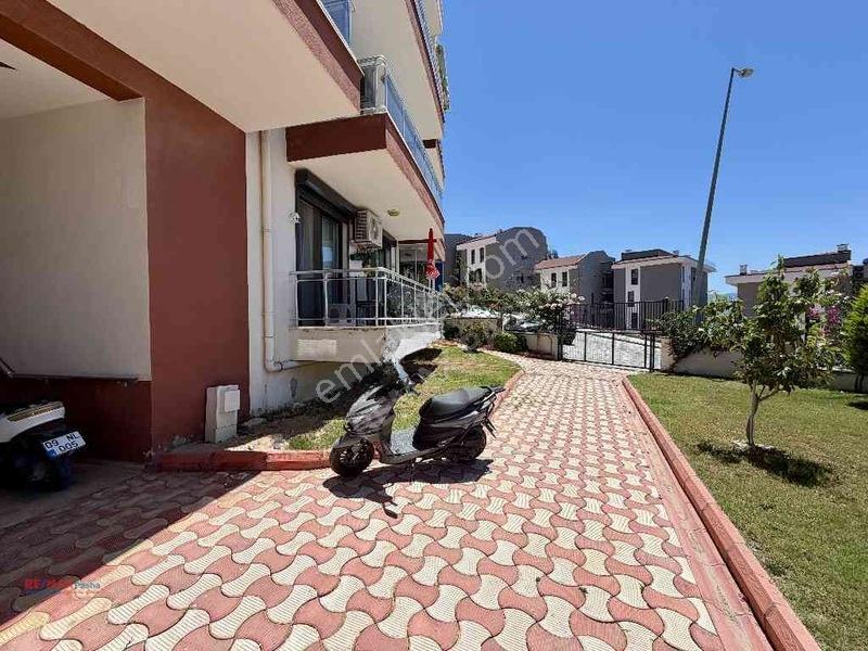Kuşadasında Güvenlikli Site İçerisinde Deniz Manzaralı 1+1daire — fotoğraf 13