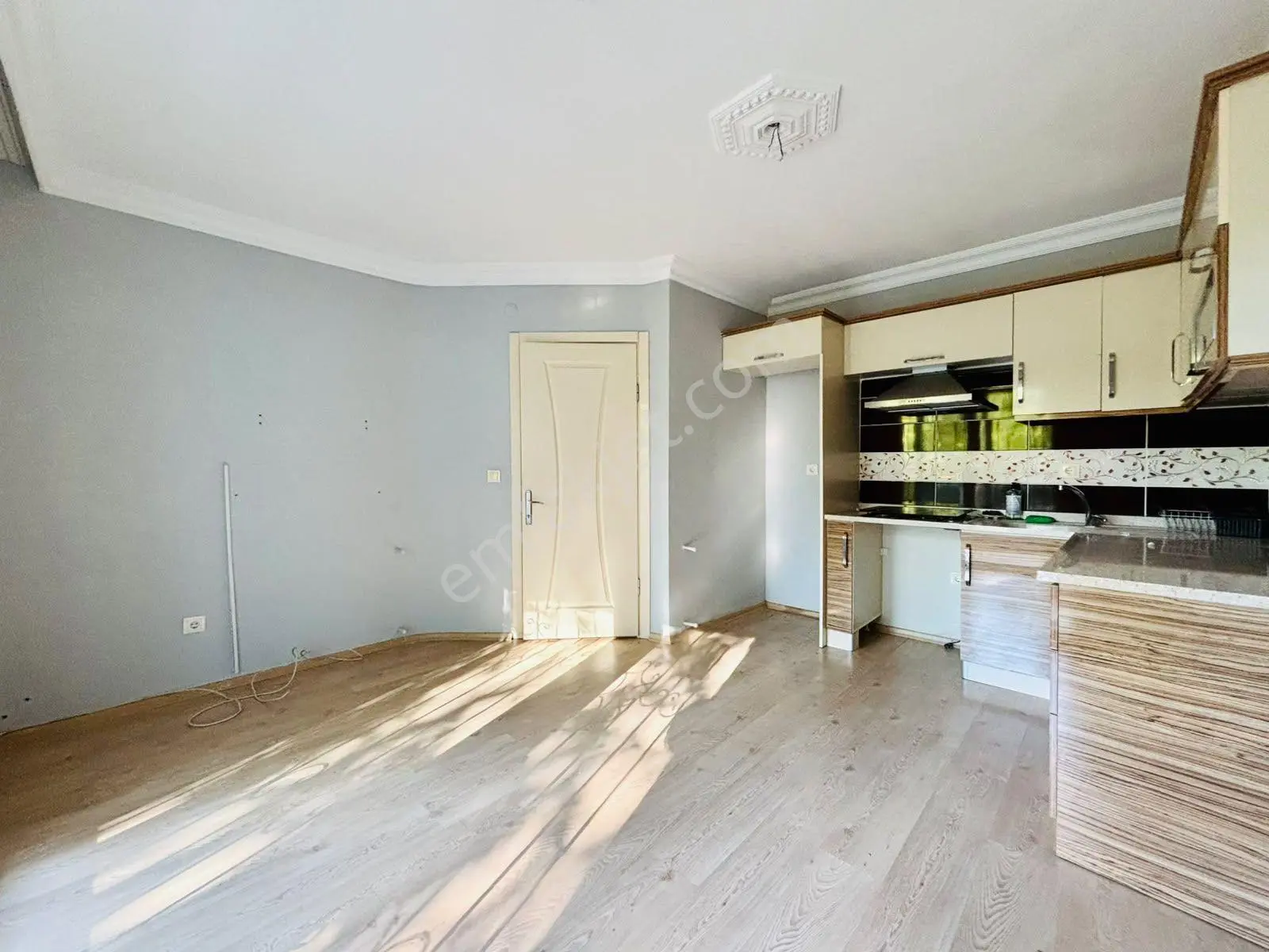 Yükselden Altınkumda Merkezi Konum Ve Bahçe Keyfi Bir Arada 2+1 — fotoğraf 2