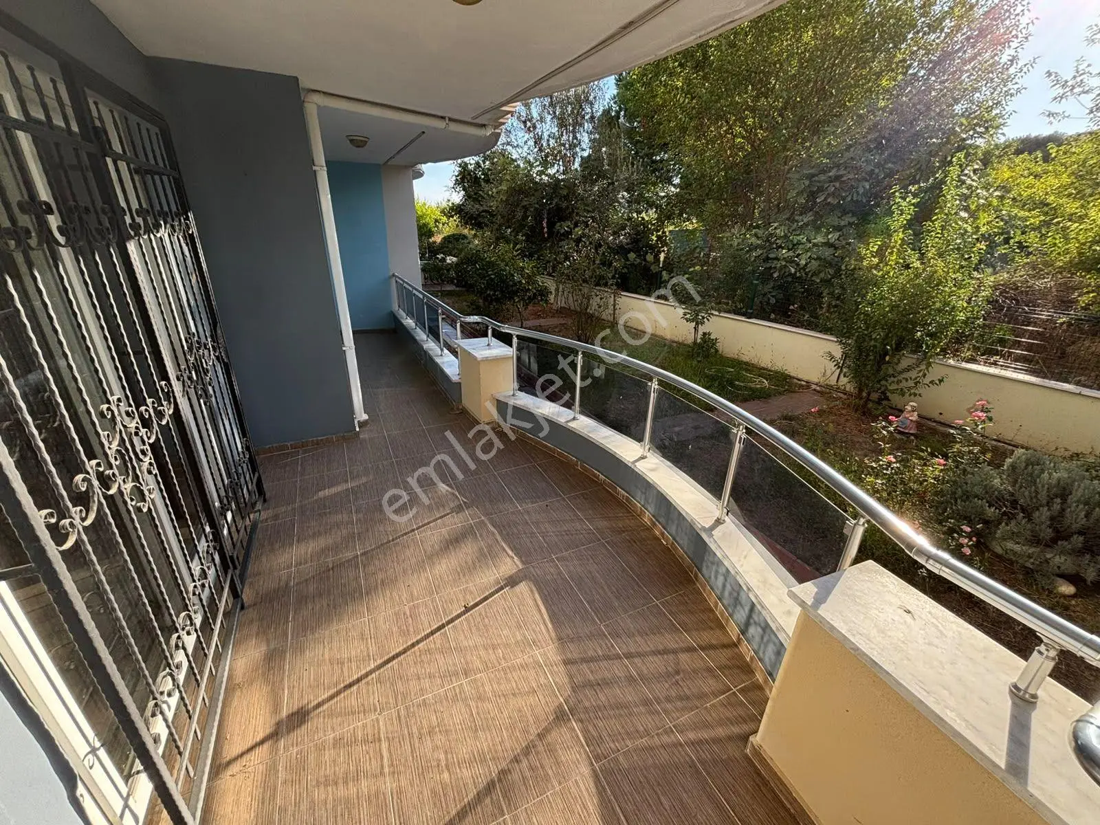 Yükselden Altınkumda Merkezi Konum Ve Bahçe Keyfi Bir Arada 2+1 — fotoğraf 15