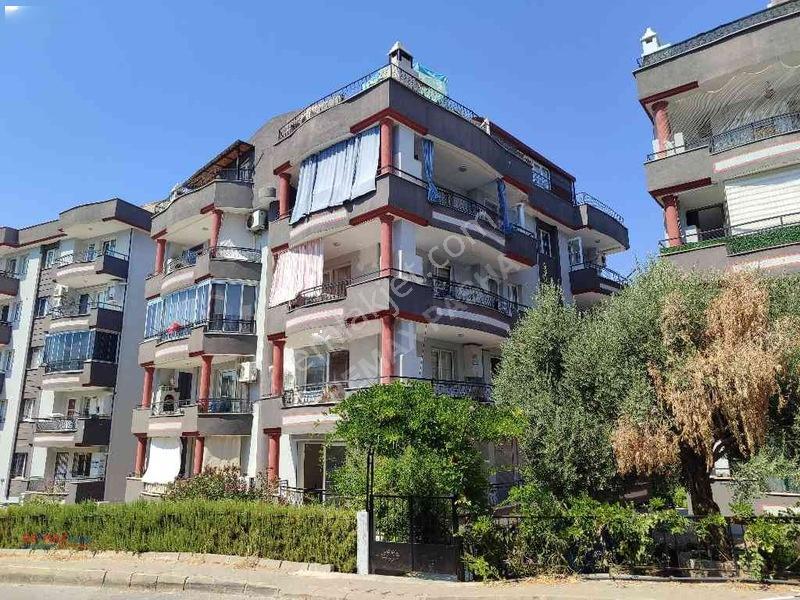 Kuşadası Ege Mahallesi Yıldız Sitesinde Bahçe Katı Daire