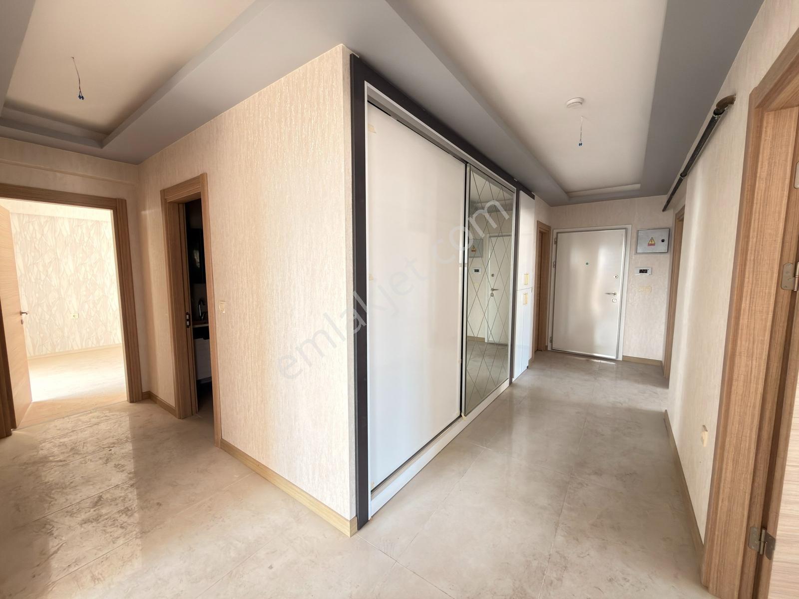 Vip'den Bulvar Üzeri Önü Açık Satılık Lüks Yapısatılık 3+1 Daire — fotoğraf 9