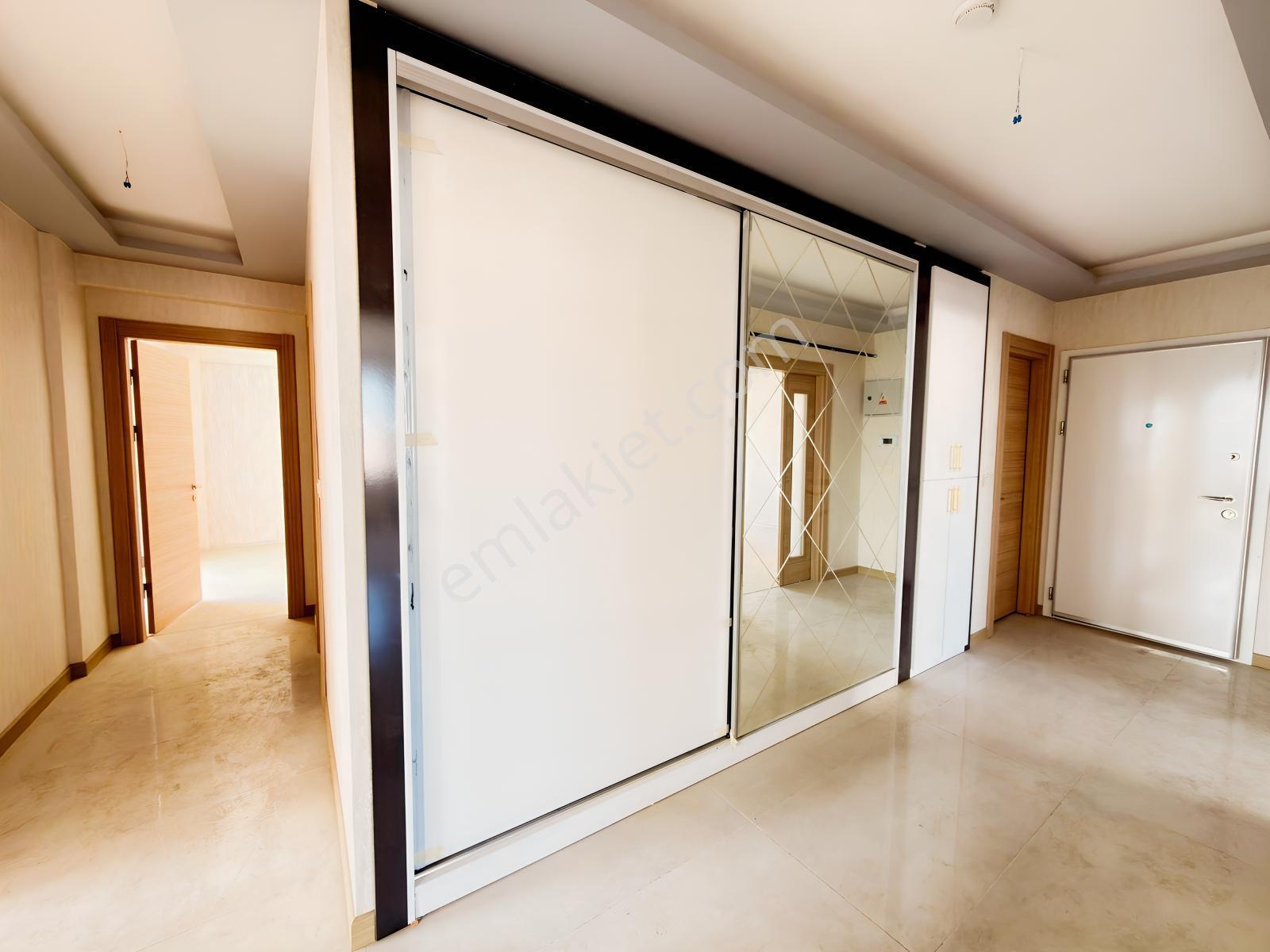 Vip'den Bulvar Üzeri Önü Açık Satılık Lüks Yapısatılık 3+1 Daire — fotoğraf 11