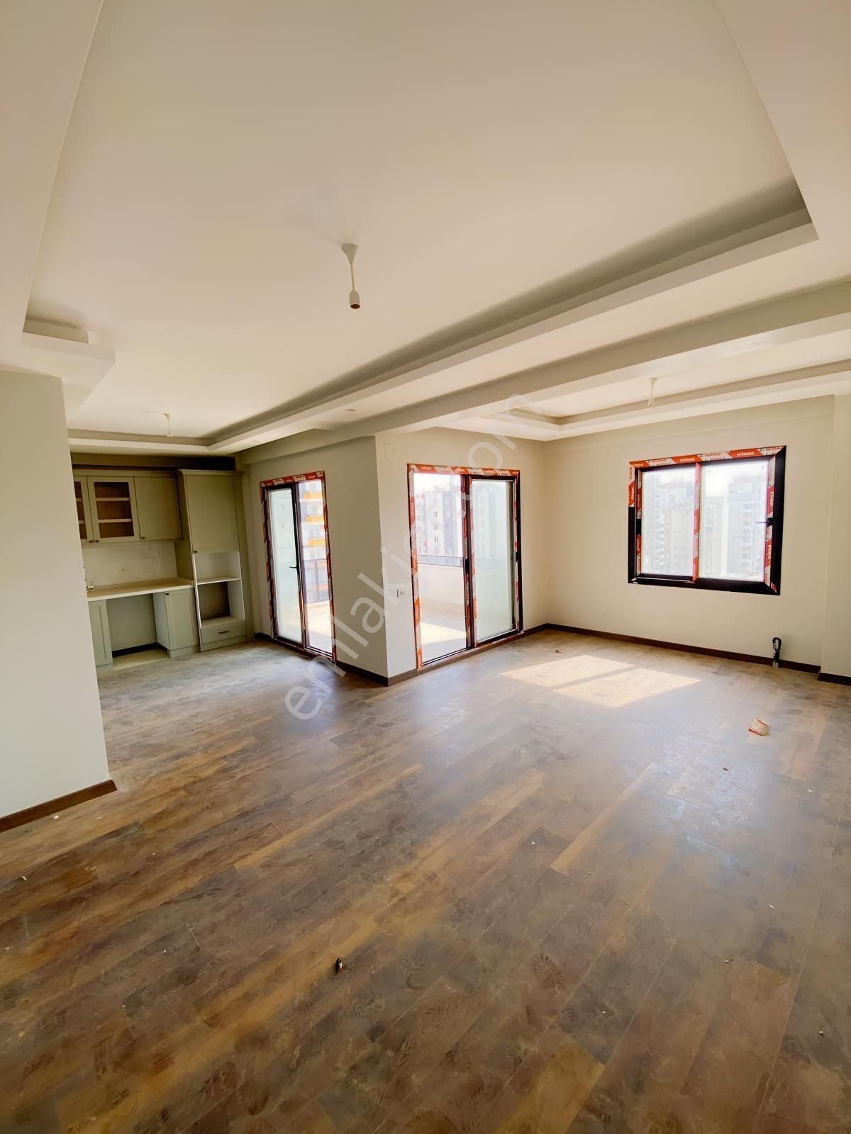 Panoramik Şehir Manzaralı 3+1 Komplex Sitede Satılık — fotoğraf 2