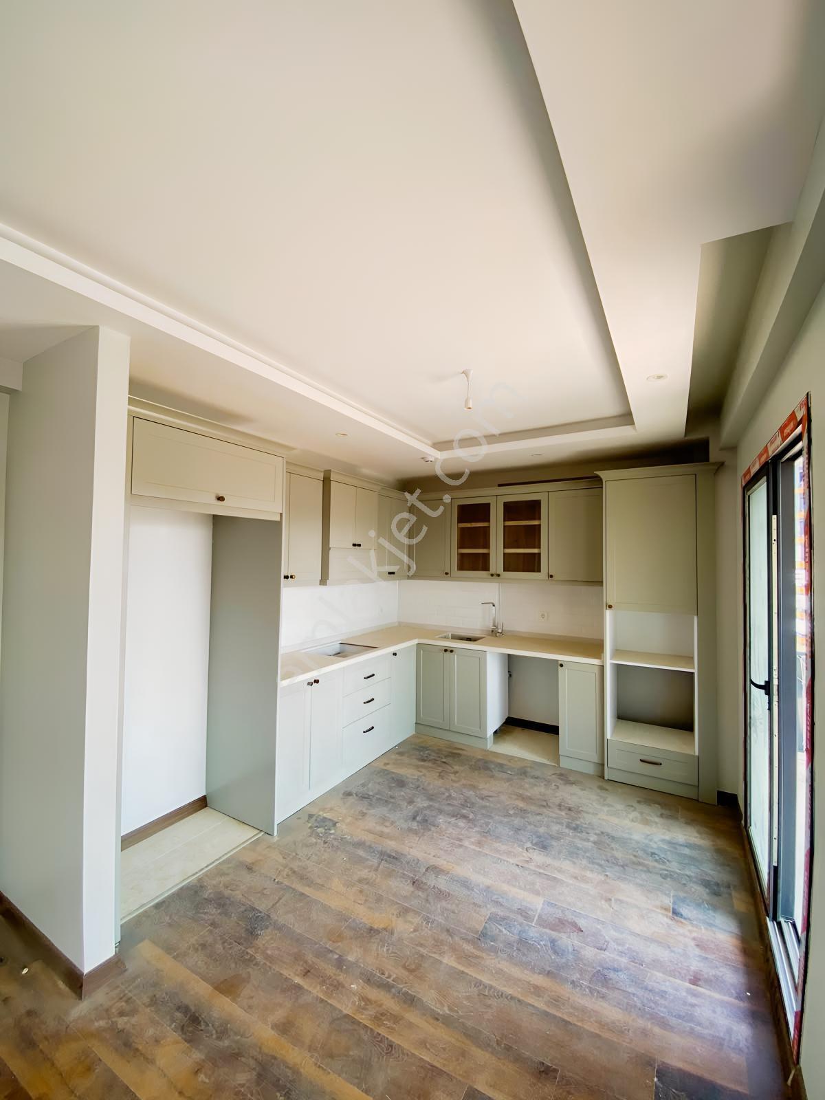 Panoramik Şehir Manzaralı 3+1 Komplex Sitede Satılık — fotoğraf 5