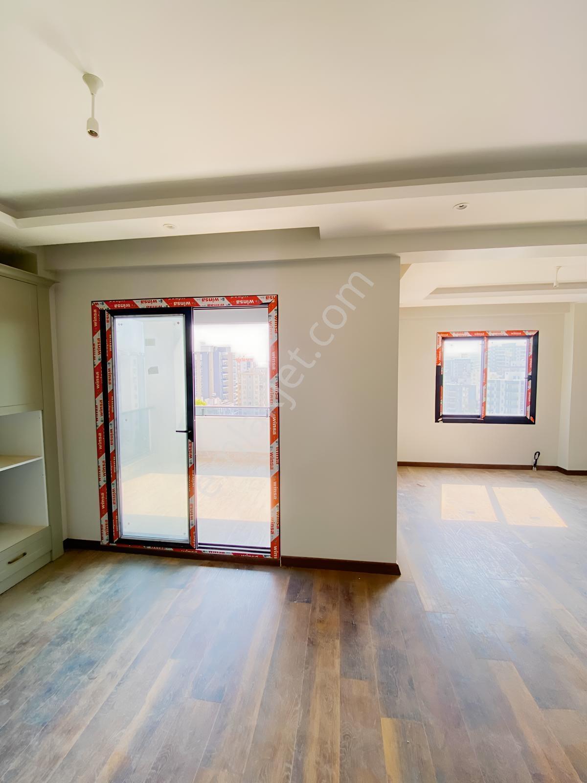 Panoramik Şehir Manzaralı 3+1 Komplex Sitede Satılık — fotoğraf 8
