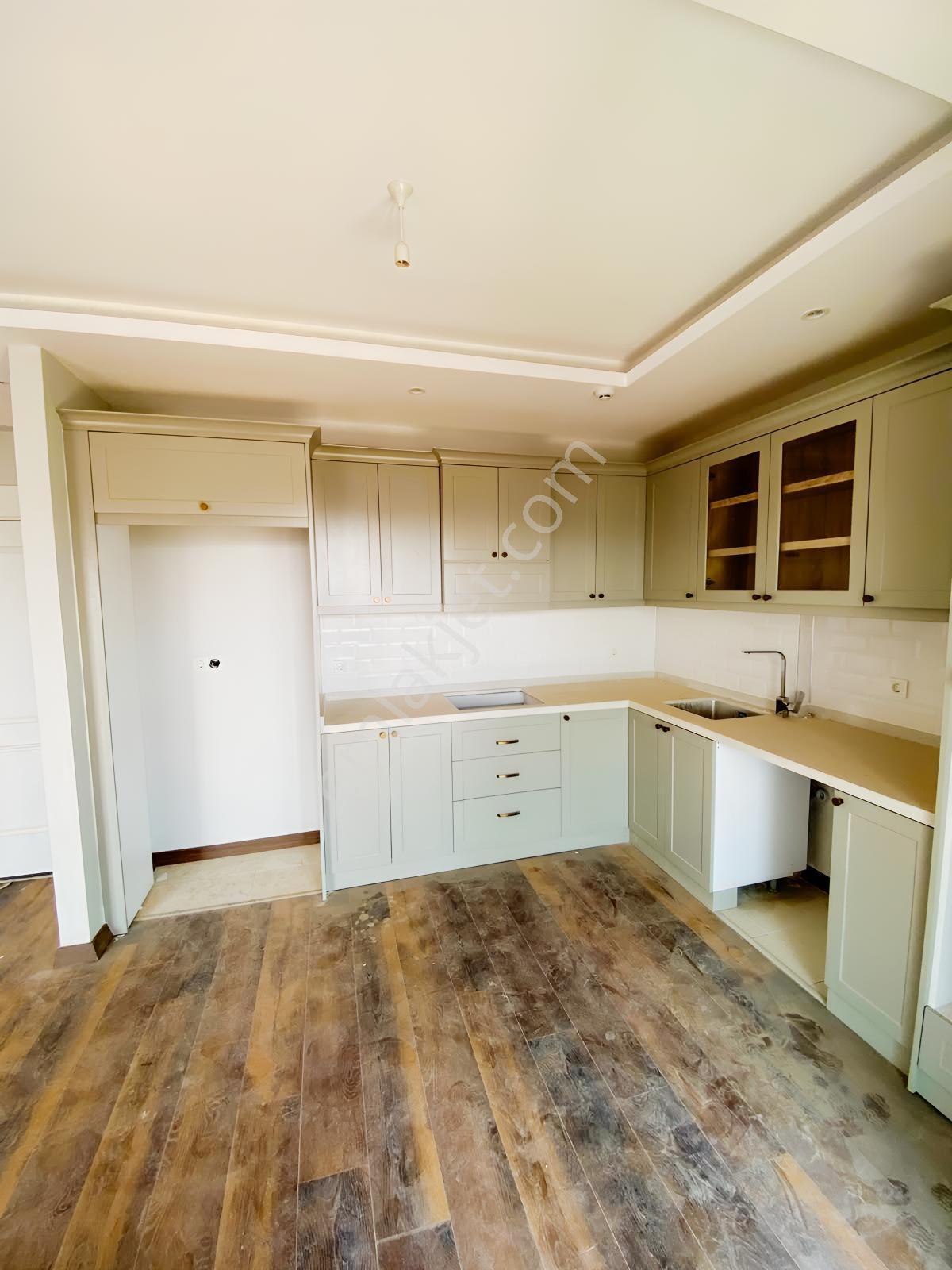Panoramik Şehir Manzaralı 3+1 Komplex Sitede Satılık — fotoğraf 10