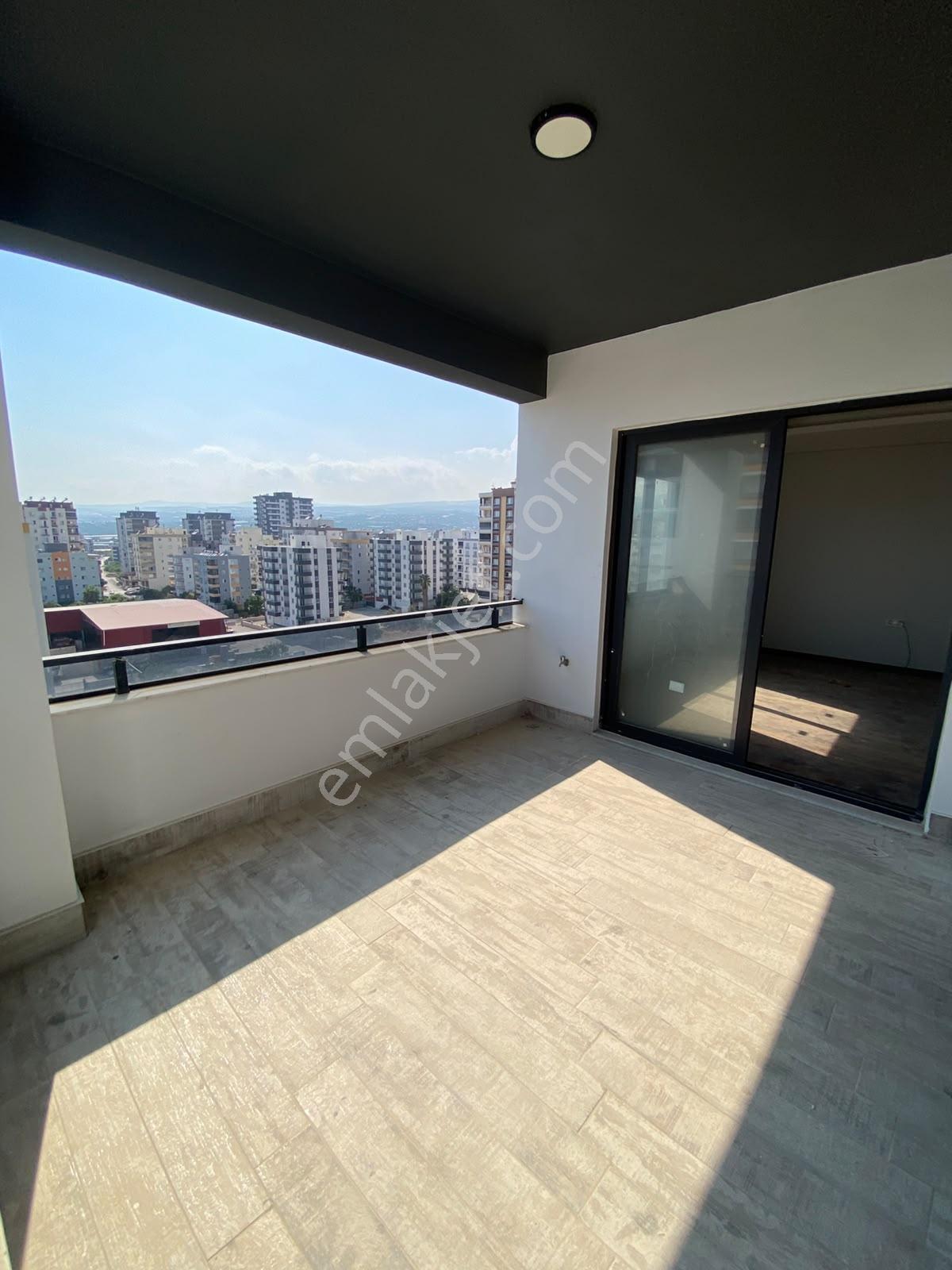Panoramik Şehir Manzaralı 3+1 Komplex Sitede Satılık — fotoğraf 11