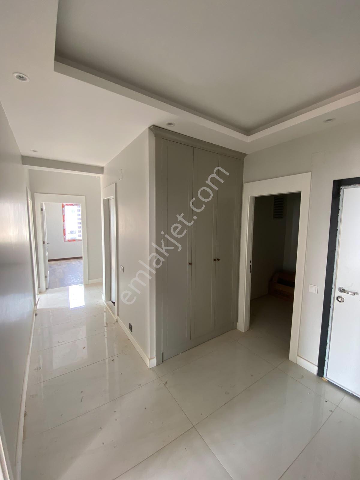 Panoramik Şehir Manzaralı 3+1 Komplex Sitede Satılık — fotoğraf 13