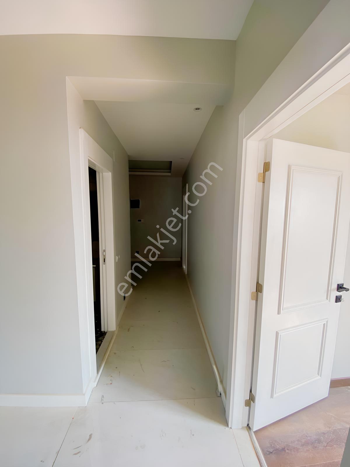 Panoramik Şehir Manzaralı 3+1 Komplex Sitede Satılık — fotoğraf 16
