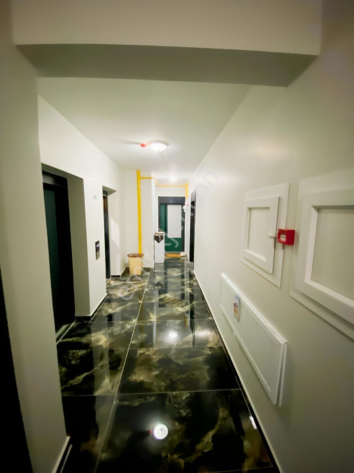 Panoramik Şehir Manzaralı 3+1 Komplex Sitede Satılık — fotoğraf 30