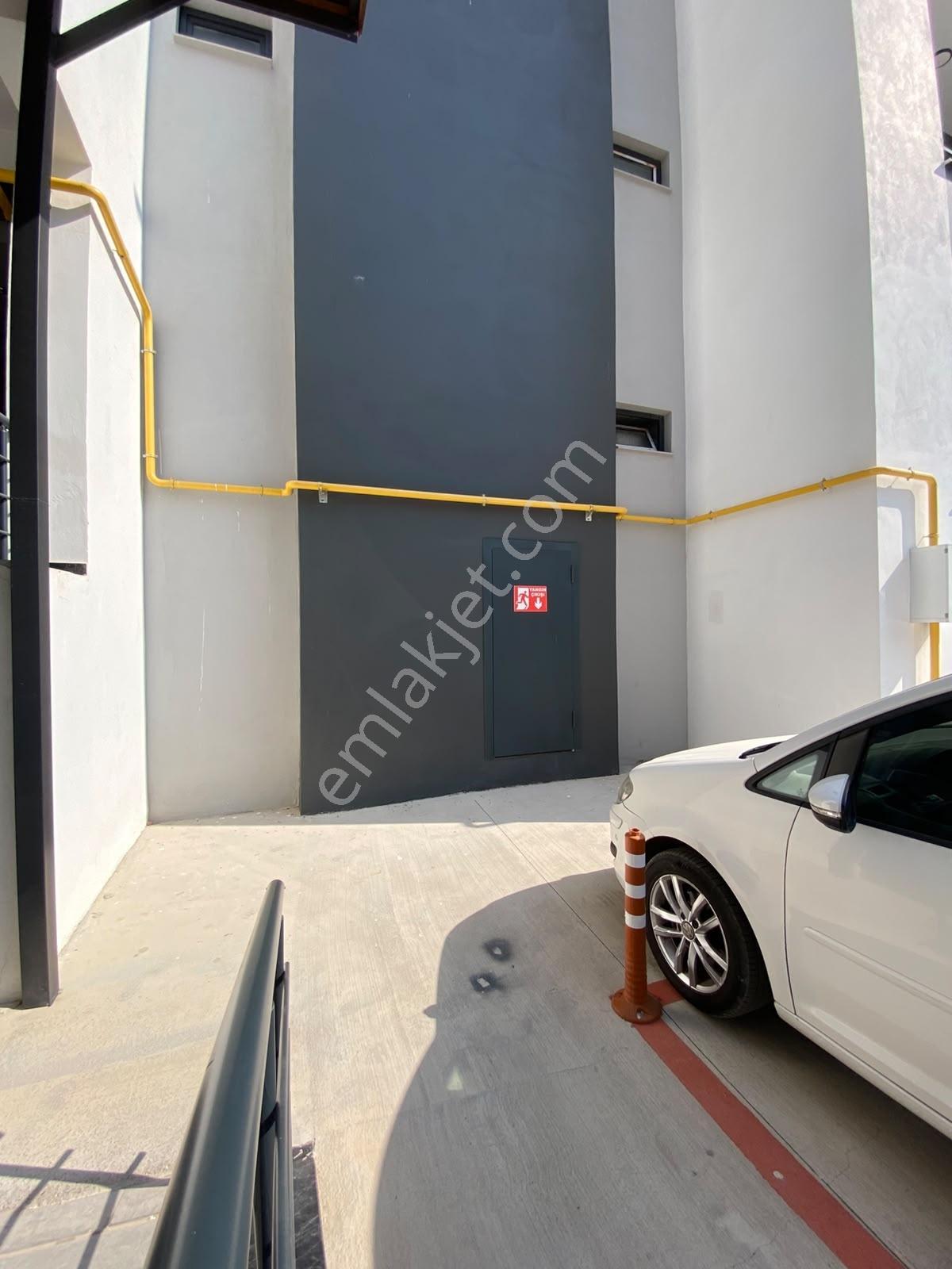 Panoramik Şehir Manzaralı 3+1 Komplex Sitede Satılık — fotoğraf 37
