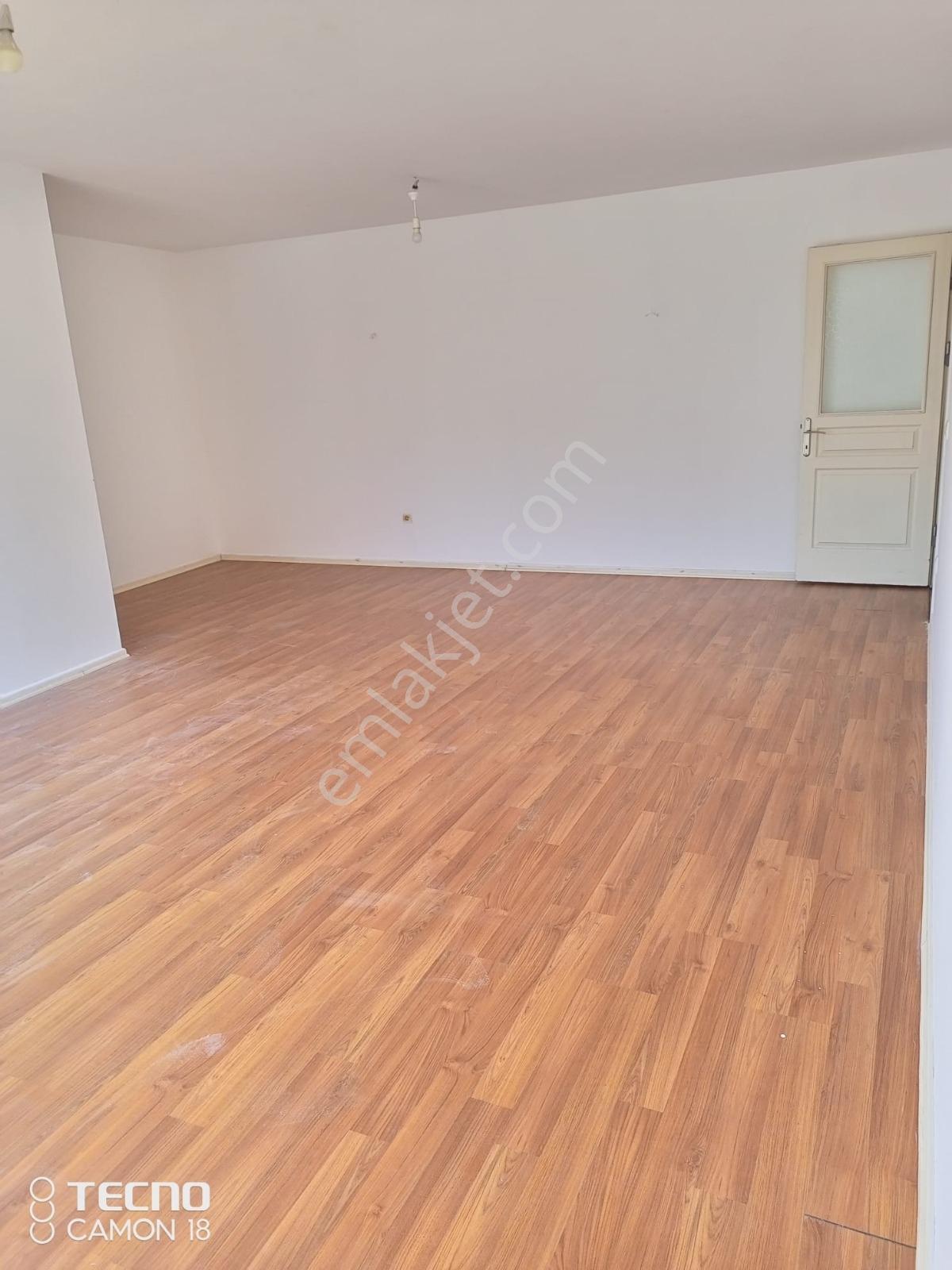 Acil Satılık Bu Fiyata Böyle Daire Yok 130 M2 3+1 Geniş Daire — fotoğraf 2