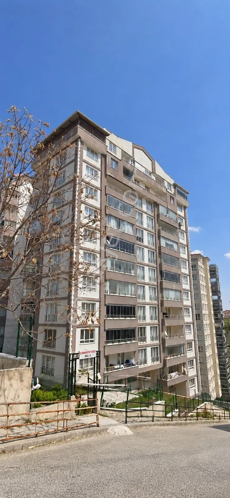 Durali Alıç Mah. Cumhuriyet Sitesinde 4+1 Satılık Daire