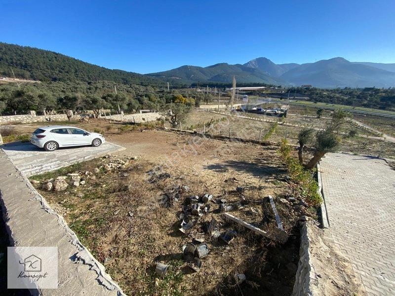 Konsept'Den Tapulu,Elektrik -Su Aktif, Taş Duvarlı Satılık Arsa