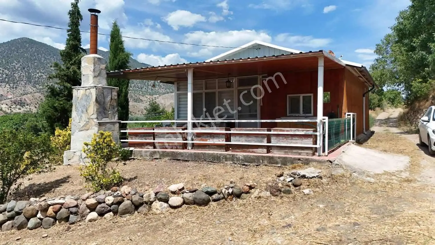 Özgün'Den Sarıcakaya Mayıslar Köyünde 1260M² Ev Ve Arsa