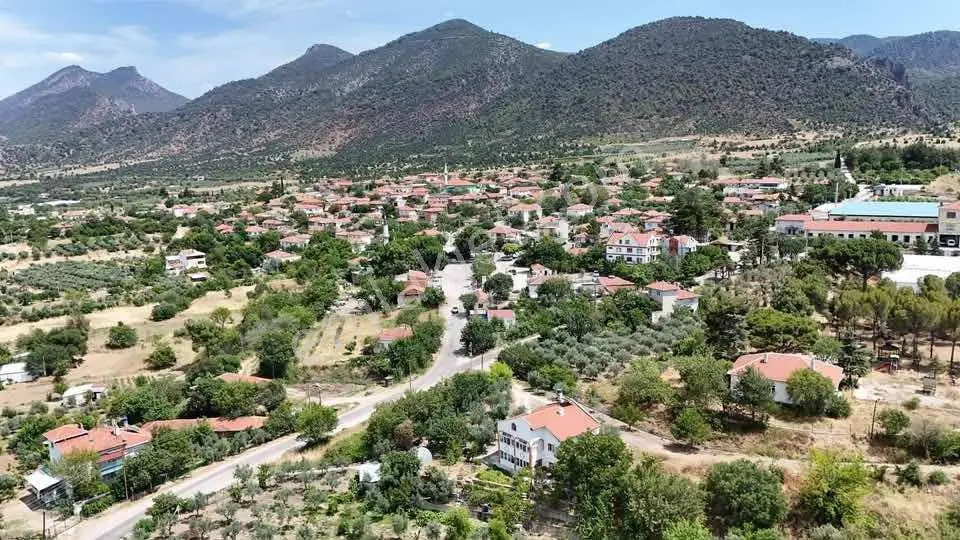 Özgün'den Sarıcakaya Mayıslar Köyünde 1260m² Ev Ve Arsa — fotoğraf 4