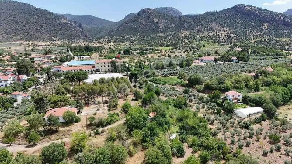 Özgün'den Sarıcakaya Mayıslar Köyünde 1260m² Ev Ve Arsa — fotoğraf 5
