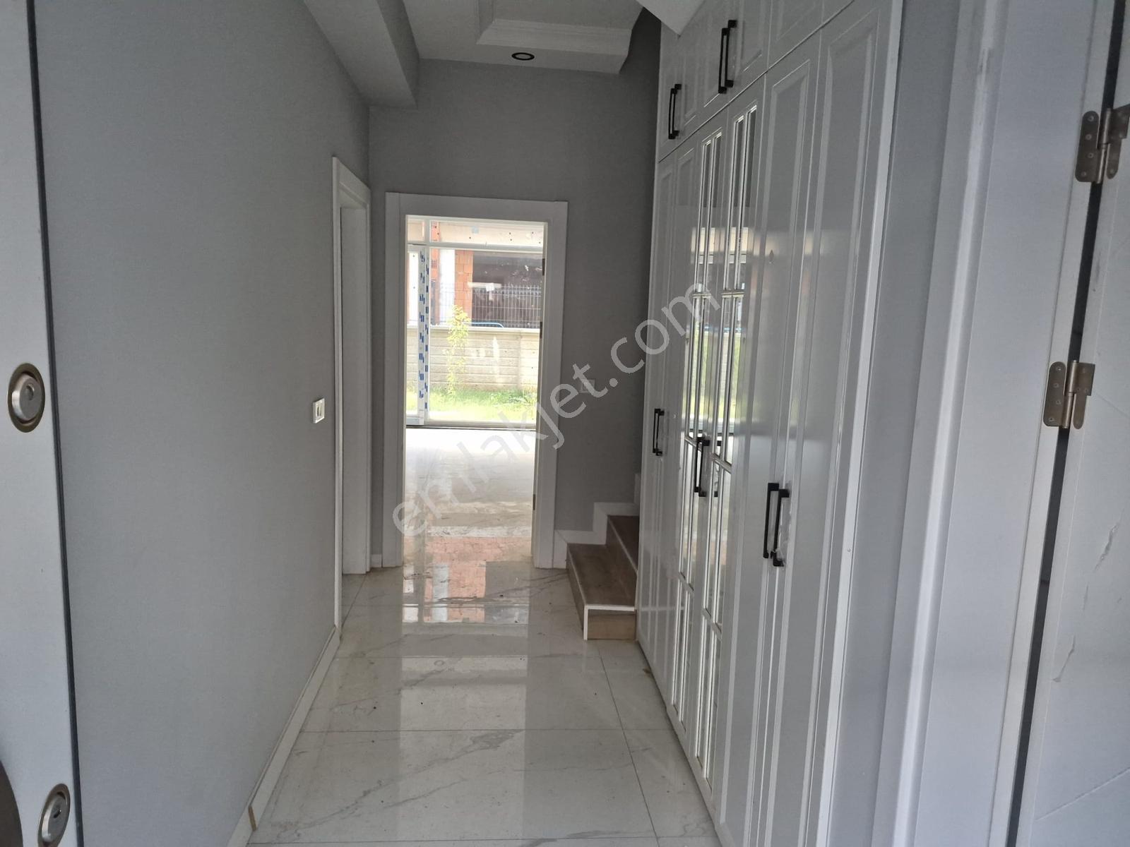 Kartepe'de Sıfır, Özel Bahçeli 3+1 Satılık Villa — fotoğraf 2