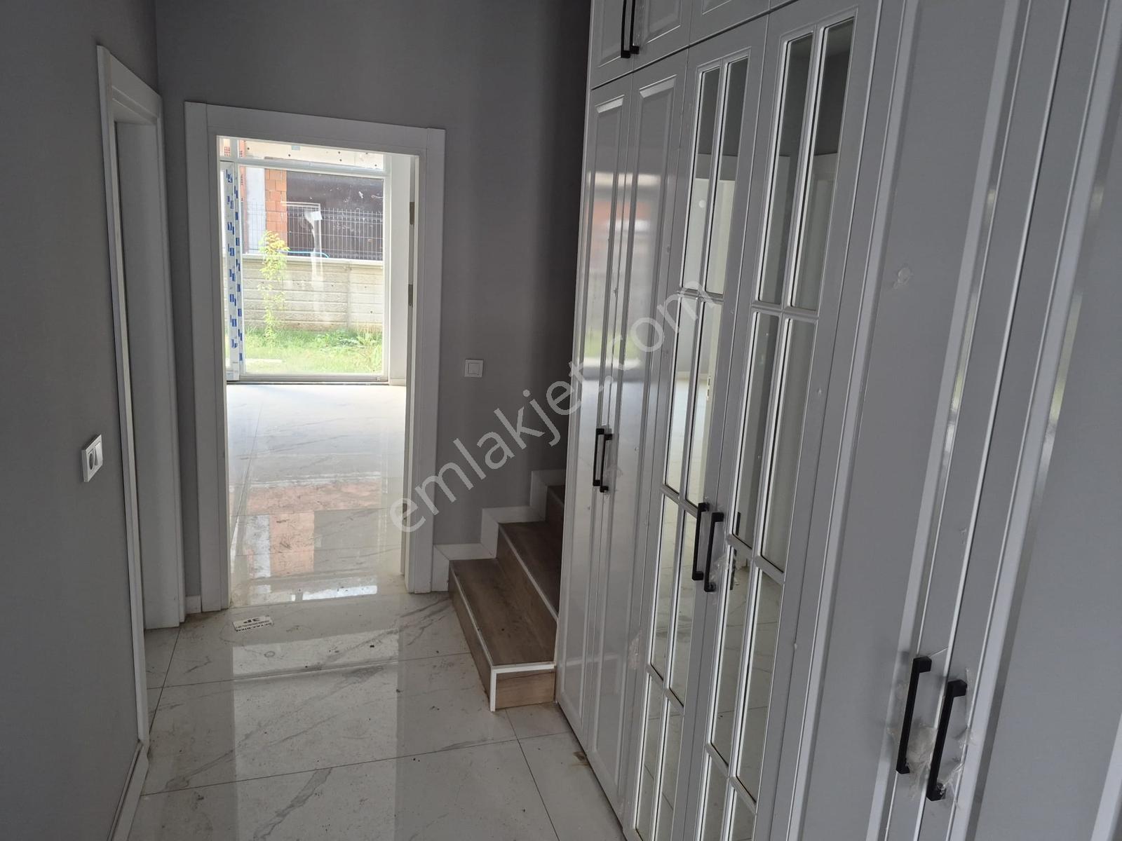 Kartepe'de Sıfır, Özel Bahçeli 3+1 Satılık Villa — fotoğraf 3