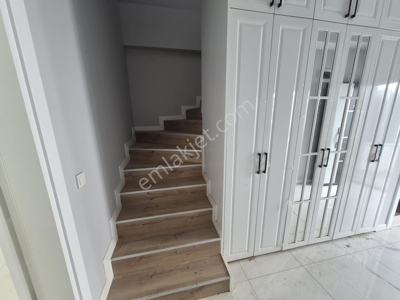 Kartepe'de Sıfır, Özel Bahçeli 3+1 Satılık Villa — fotoğraf 4