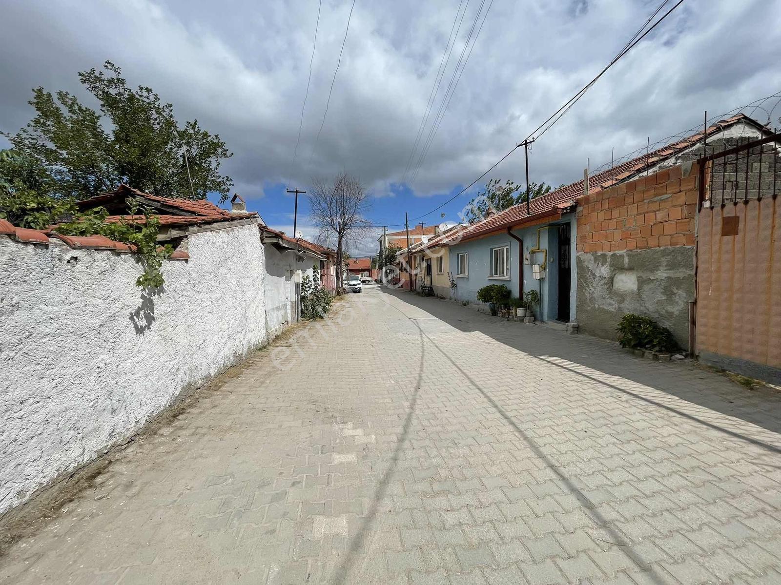 Özgün'den Esentepe Mahallesi Mükemmel Konumda Arsa — fotoğraf 2