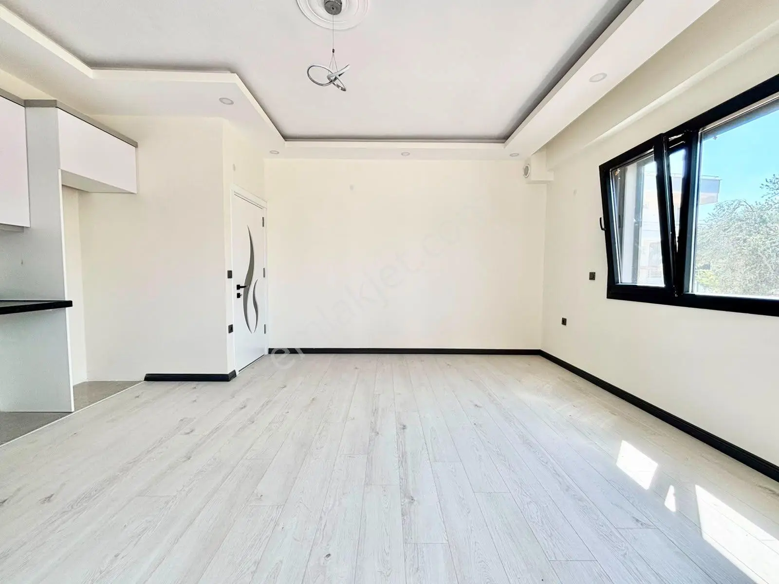꧁ay Emlaktan꧂küçükkuyu'da Kazdağlarının Eteklerinde Bahçe Kullanımlı Müstakil Tadında 2+1 Lüx Daire — fotoğraf 13