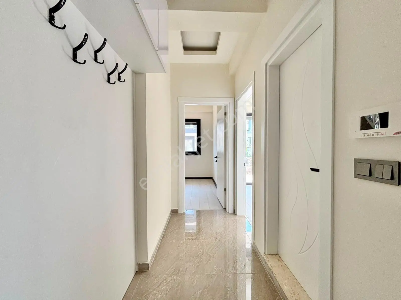 ꧁ay Emlaktan꧂küçükkuyu'da Kazdağlarının Eteklerinde Bahçe Kullanımlı Müstakil Tadında 2+1 Lüx Daire — fotoğraf 16