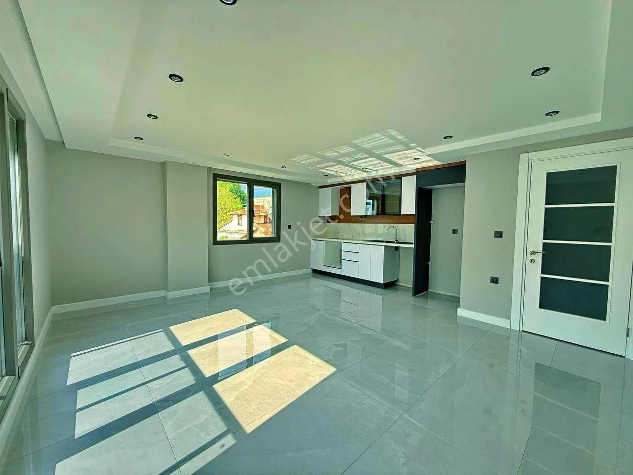 Uytundan Akçay Kızılkeçilide Yerden Isıtmalı 2+1 Lüks Daire — fotoğraf 13