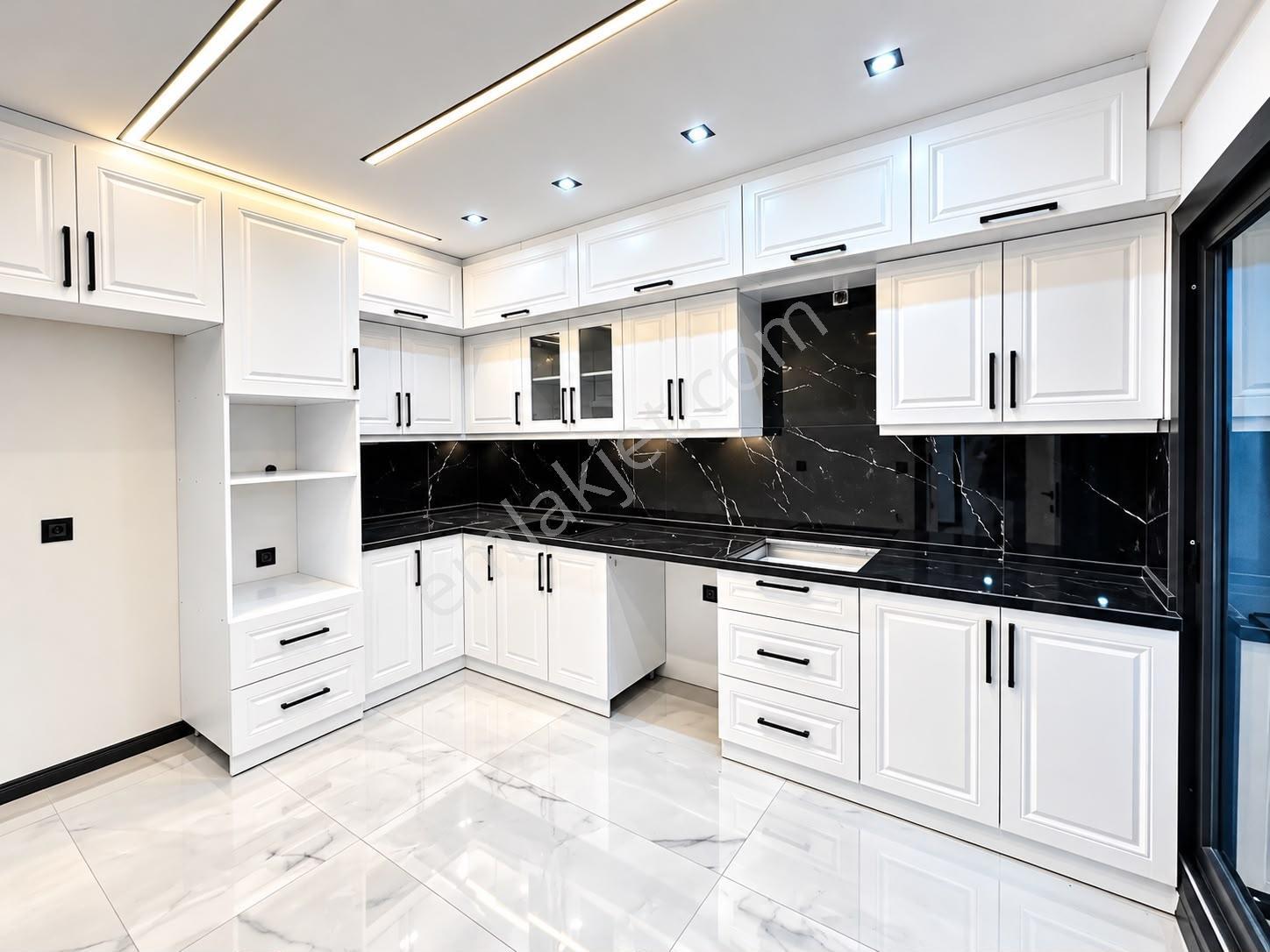 Adın Didim Hisarda İskanlı 6+1 Satılık Havuzlu Villa