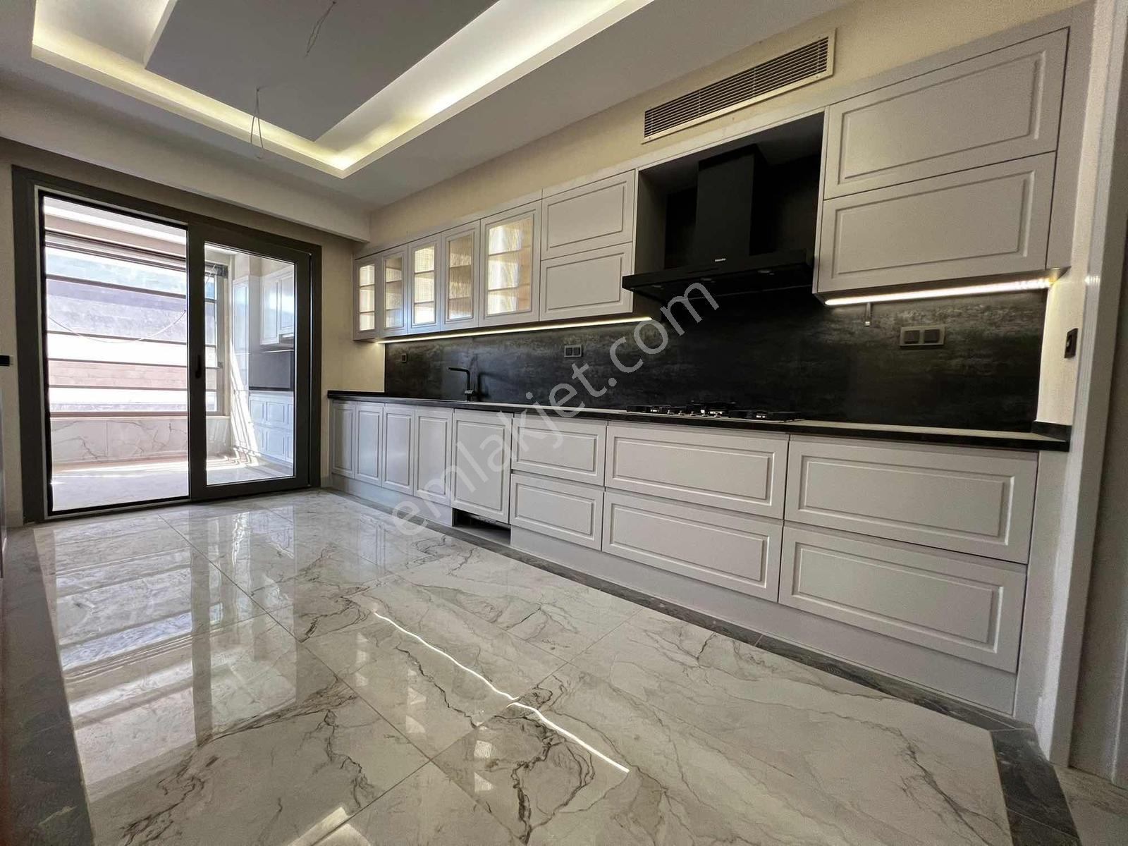 Cadde Maslakta 4+1 Ara Kat Prestijli Ve Konforlu Daire — fotoğraf 8