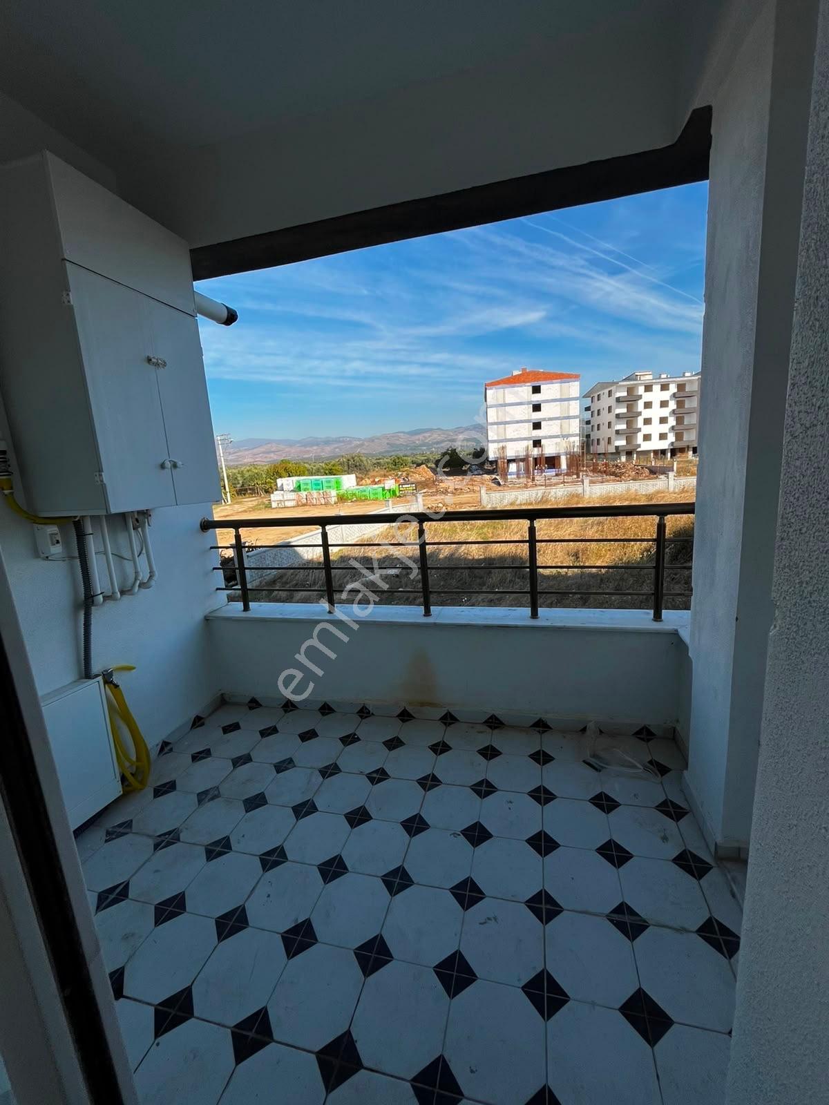 Akhisar Efendi Mahallesinde Satılık Eşyalı 2+1 Daire — fotoğraf 5