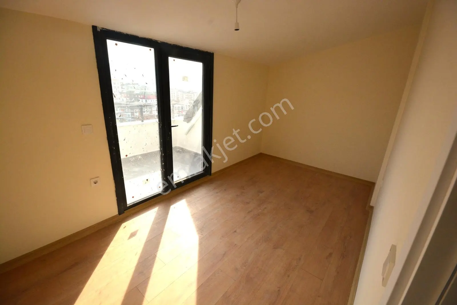 Satılık 4+1 Üst Dublek 120 M2 Cadde Üzerinde Daire Sıfır Daire — fotoğraf 2