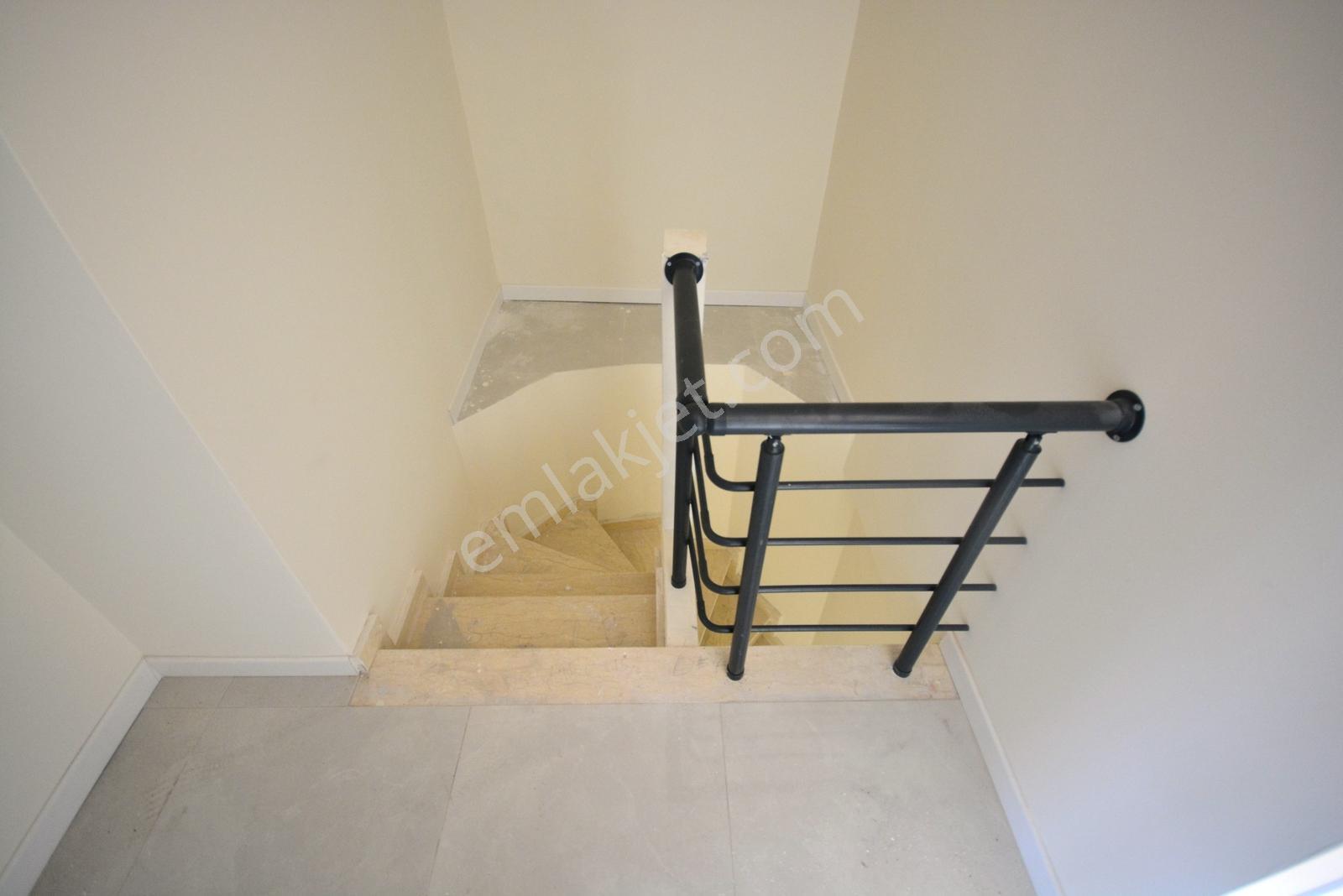 Satılık 4+1 Üst Dublek 120 M2 Cadde Üzerinde Daire Sıfır Daire — fotoğraf 10