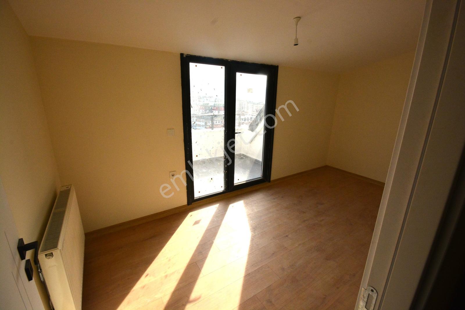 Satılık 4+1 Üst Dublek 120 M2 Cadde Üzerinde Daire Sıfır Daire — fotoğraf 14